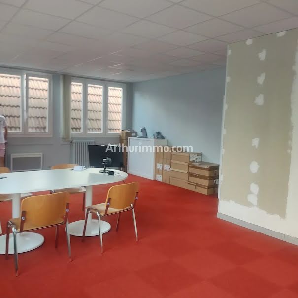 Location  locaux professionnels 2 pièces 72 m² à Saint-Vit (25410), 570 €