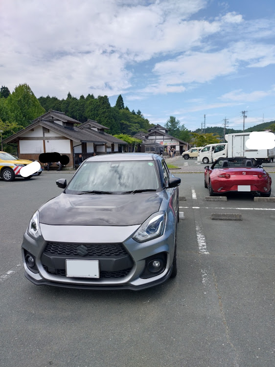 スイフトスポーツの娘を送迎🚗・嬉しいぞ＼(^o^)／・ダムカードGET✌・新名刺貼り貼り👍・Team 03'zに関するカスタム事例の投稿画像5枚目