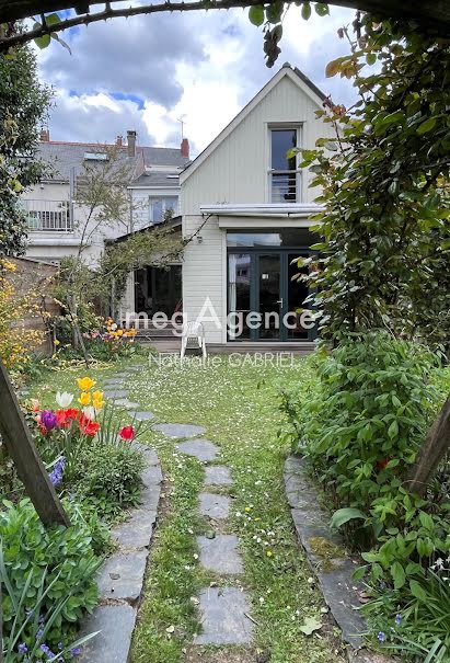 Vente maison 7 pièces 158 m² à Angers (49000), 527 500 €