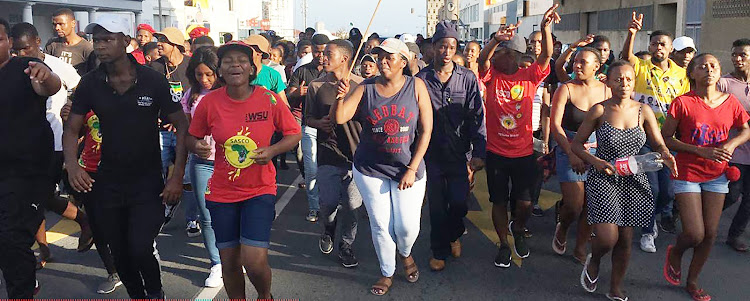 Walter Sisulu University students carried on with their protest over payments of NSFAS allowances on Tuesday.