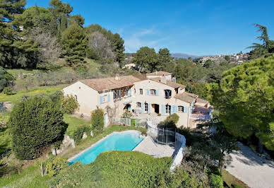 Villa avec piscine et terrasse 3