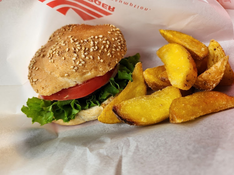 シビックタイプRの三瓶バーガー・ぷらーっと・太鼓谷稲成神社・楓ジェラート・新緑と愛車に関するカスタム事例の投稿画像3枚目