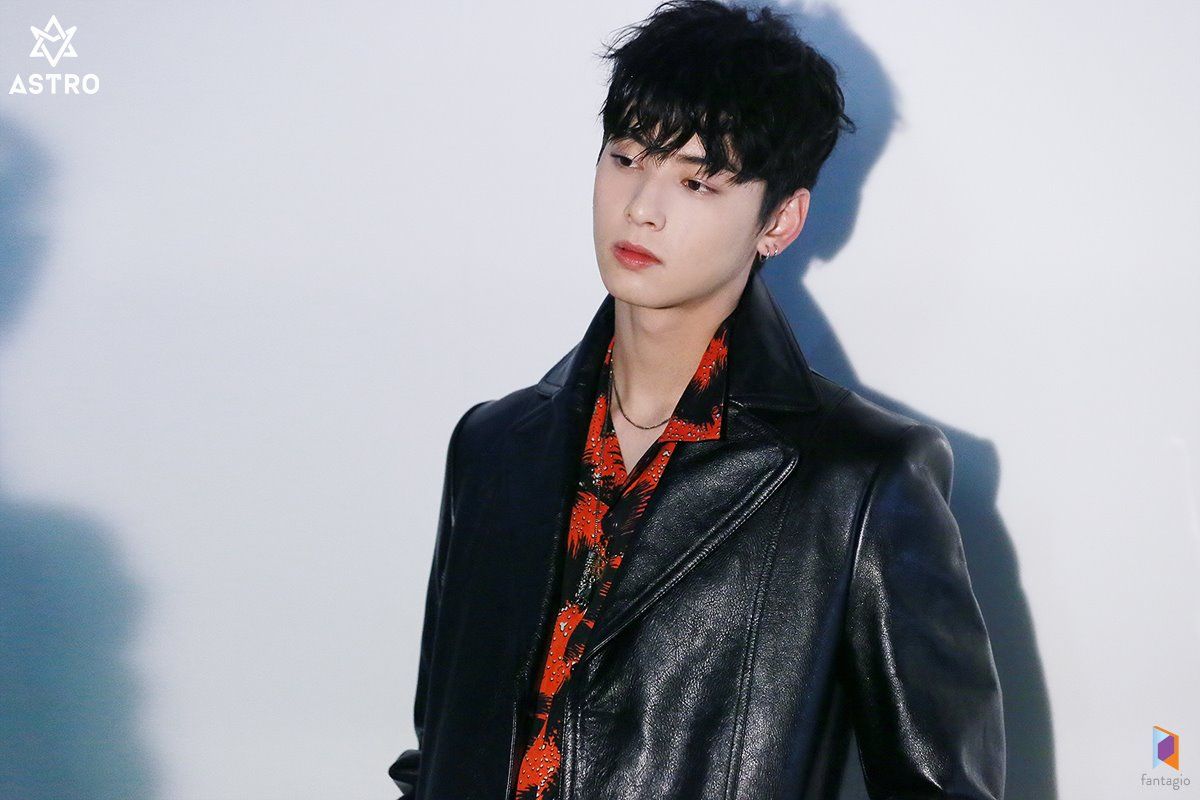 idol street style on X: cha eunwoo .°୭̥ astro — [ ©petitprince0330 ]  #HappyEunwooDay #HAPPY_CHAEUNWOO_DAY  / X