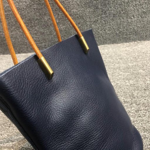 Title 10, Womens all-match top layer leather handbag, ve...