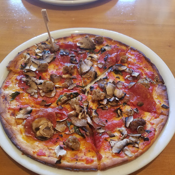 sausage, pepperoni, mushroom gf pizza with no cheese