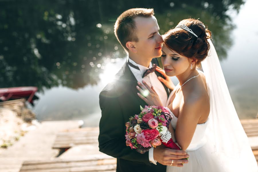 Fotógrafo de casamento Aleksandr Saribekyan (alexsaribekyan). Foto de 24 de janeiro 2015