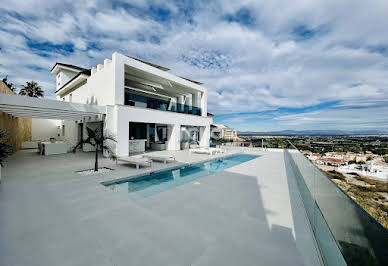 Maison avec piscine et terrasse 3