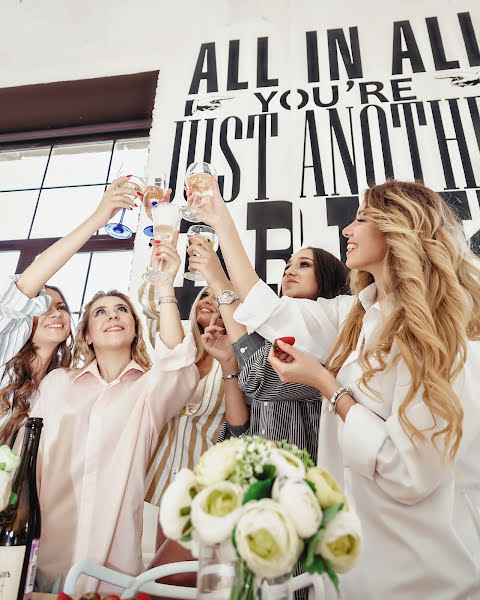 Wedding photographer Olga Bogatyreva (olyoli). Photo of 8 June 2018