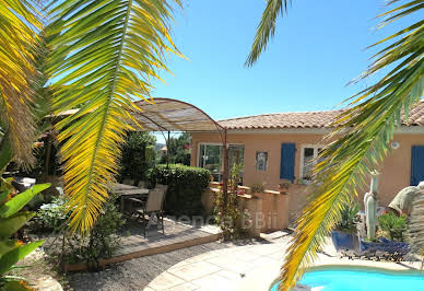 Maison avec piscine et terrasse 11