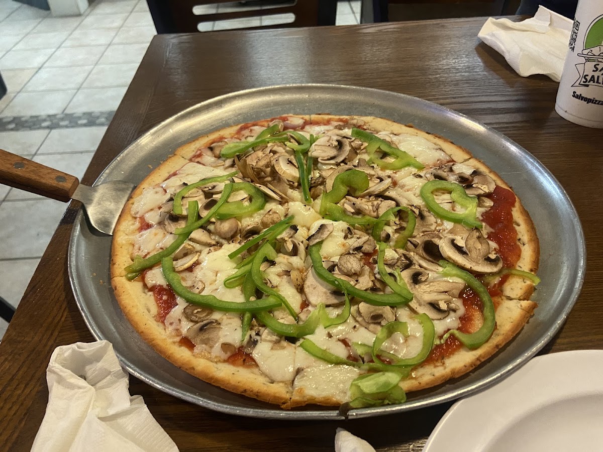 14" GF pizza at Salvo's