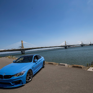 M4 クーペ F82