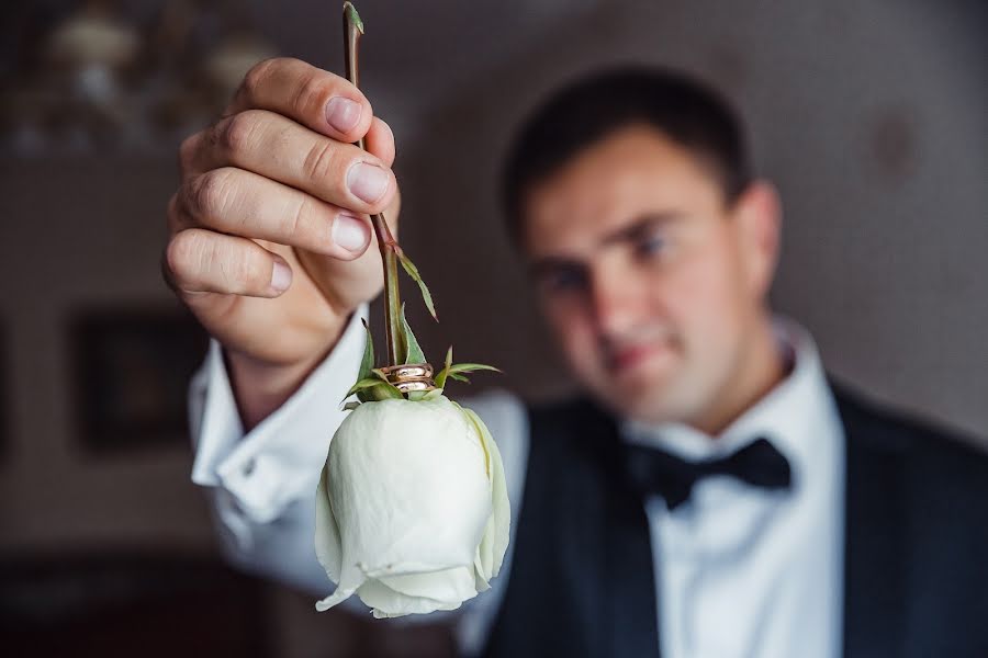 Fotógrafo de casamento Denis Osipov (svetodenru). Foto de 26 de junho 2019