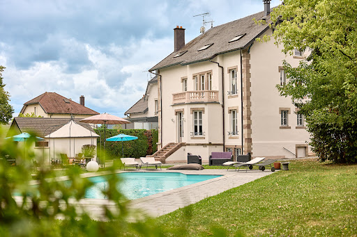 Maison avec piscine et jardin 3
