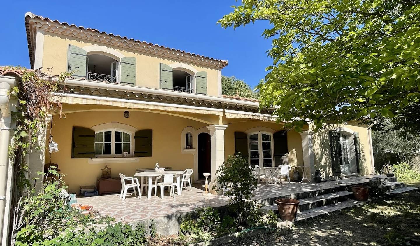 Maison avec terrasse L'Isle-sur-la-Sorgue