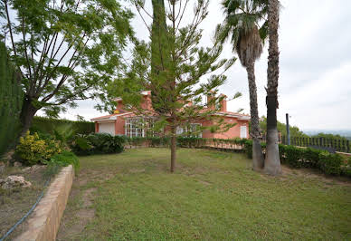 Villa with garden and terrace 6