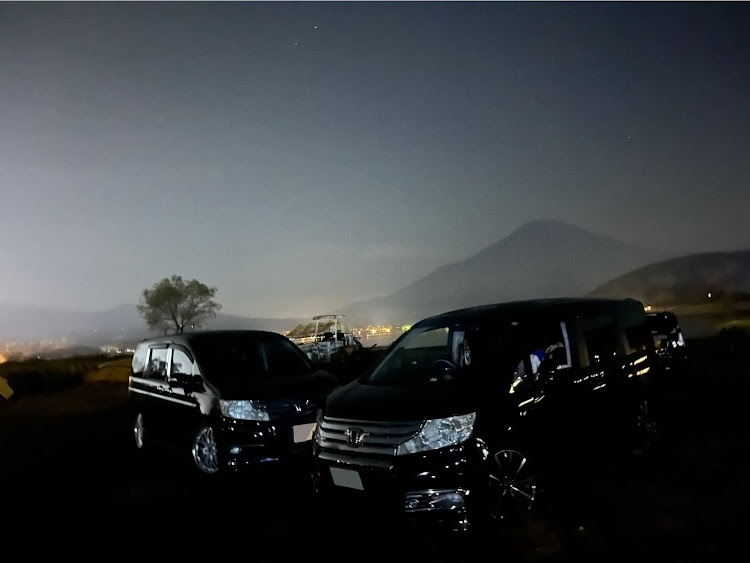 ステップワゴンスパーダの11月もよろしくお願いします・ステップワゴンスパーダ・兄弟車に関するカスタム事例の投稿画像1枚目