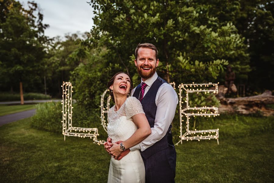 Fotógrafo de casamento Adéla Vraníková (adelavranikova). Foto de 11 de agosto 2022