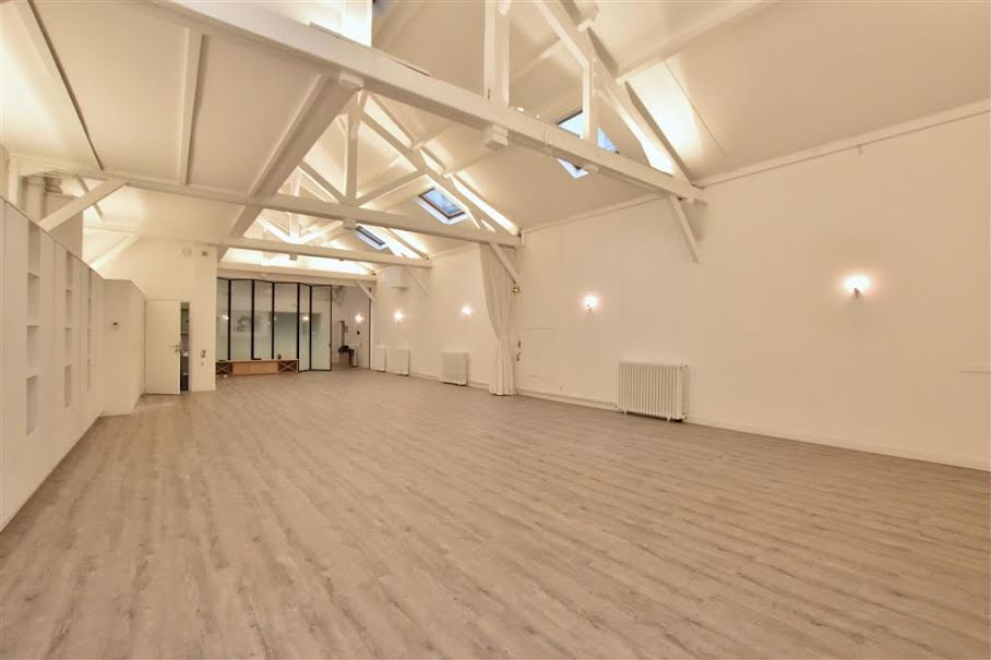 Location  locaux professionnels  321 m² à Paris 17ème (75017), 14 125 €