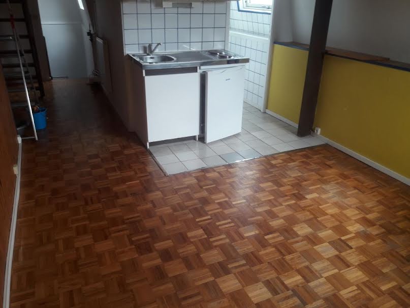 Location  appartement 1 pièce 25 m² à Amiens (80000), 430 €