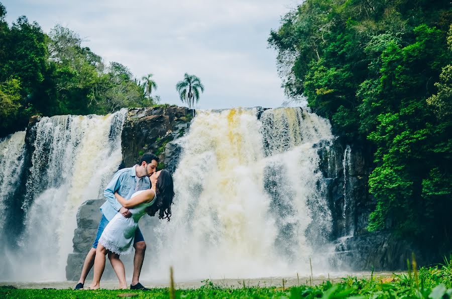 Fotografo di matrimoni Percy Kompas (percypercy). Foto del 11 maggio 2020