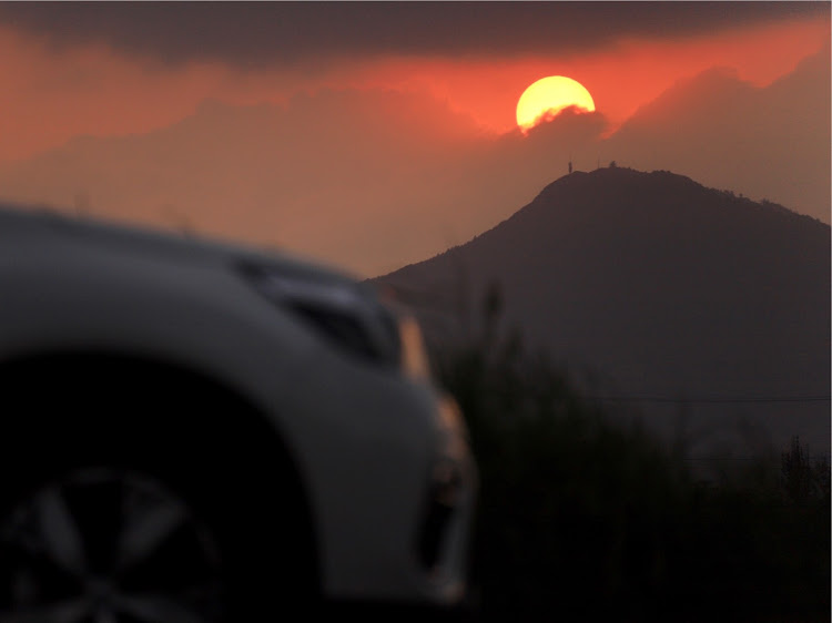 フォレスターの夕日・GW最終日に関するカスタム事例の投稿画像1枚目