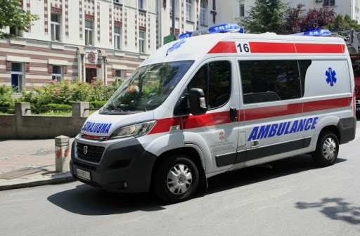 Teško povredjen muškarac u udesu u Surčinu
