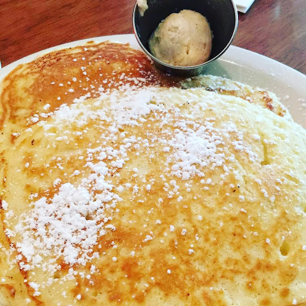 Gluten free pancakes. Didn’t actually taste them. I ordered the old standard while my bf ordered these. I got a stomach ache after starting to eat so didn’t want to take any further chance.