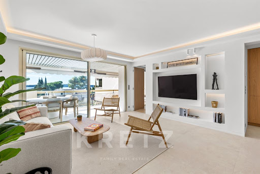 Apartment with terrace and pool 1