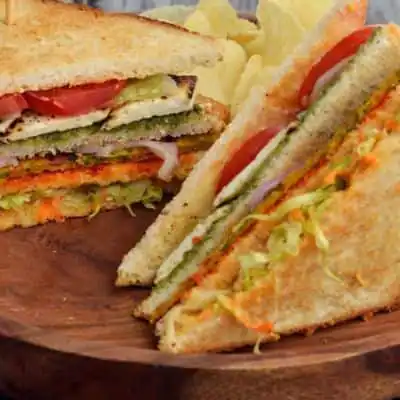 Veg Giant Club Sandwich