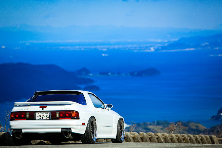RX-7の2021ベストショット・1月にエントリー・伊勢志摩スカイラインに関するカスタム事例の投稿画像1枚目