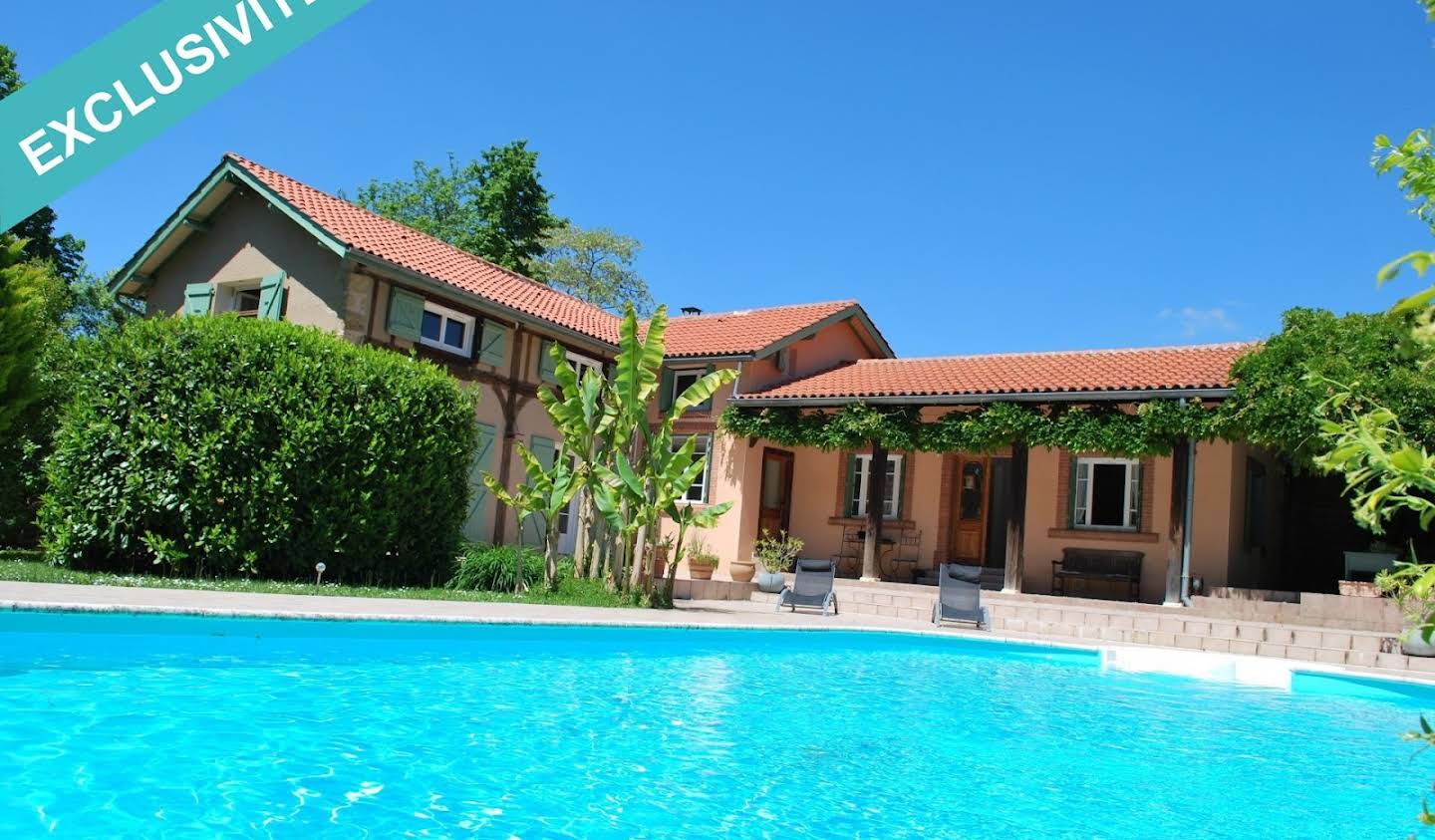 Maison avec piscine et terrasse Mirande