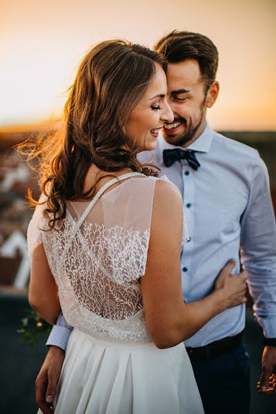 Fotógrafo de casamento Pintér Ádám (cincerfoto). Foto de 21 de setembro 2019