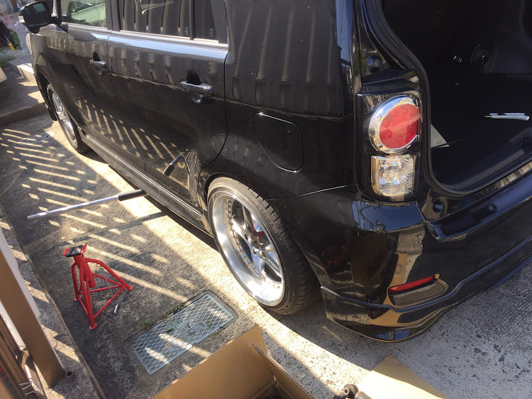 カローラルミオンの車高調・初弄り・DIY・エクイップ履きたいに関するカスタム事例の投稿画像4枚目
