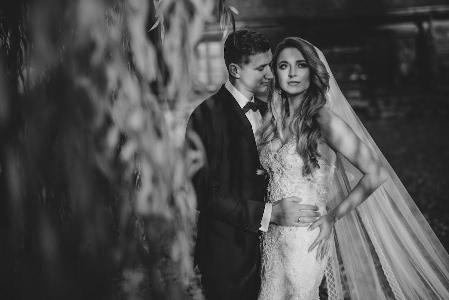 Wedding photographer Krzysztof Serafiński (serafinski). Photo of 20 November 2019