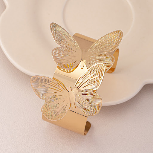 Title 4, Metal Three-dimensional Butterfly Fashion Exagg...