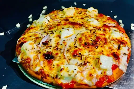 Creamy Paneer & Onion Pizza