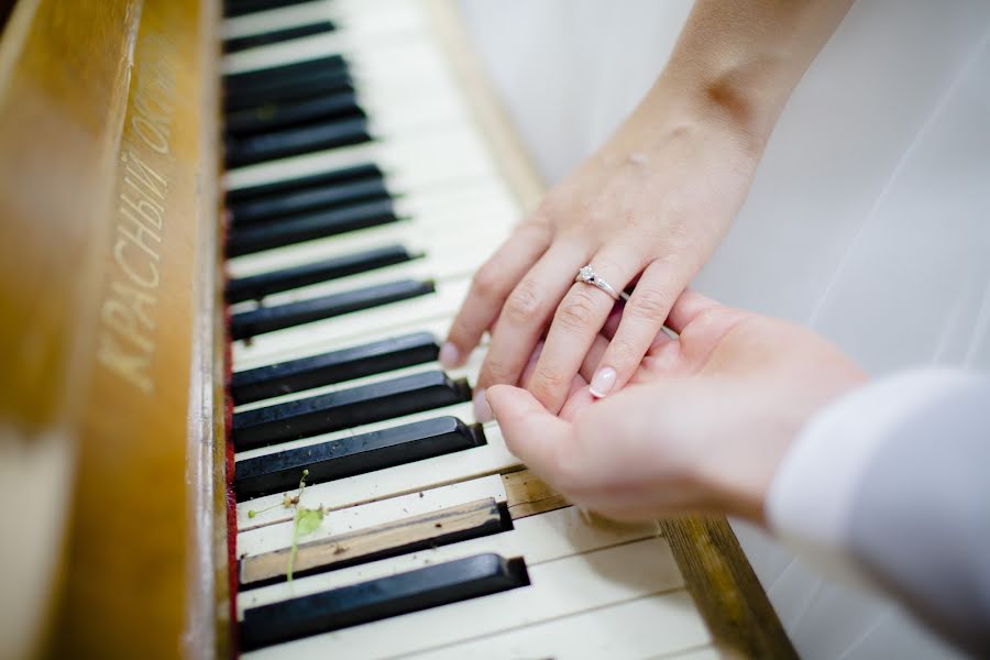 Wedding photographer Anelya Ruzheynikova (bridalstudio). Photo of 6 April 2014