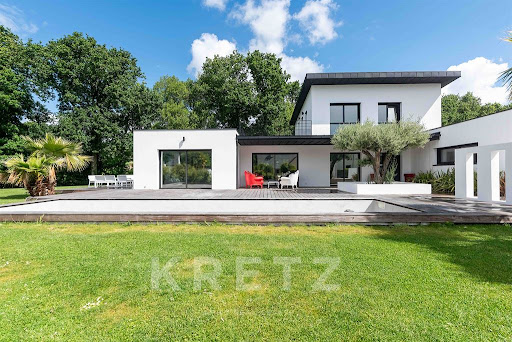 Maison avec piscine et jardin 1