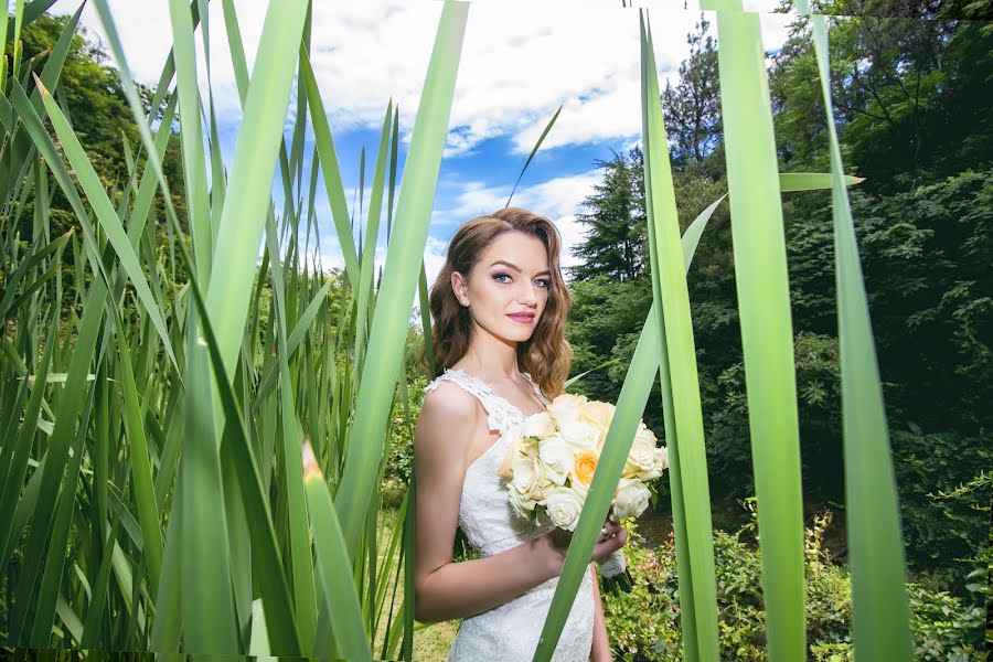 Fotógrafo de casamento Gio Machavariani (giorgimachavari). Foto de 23 de julho 2017