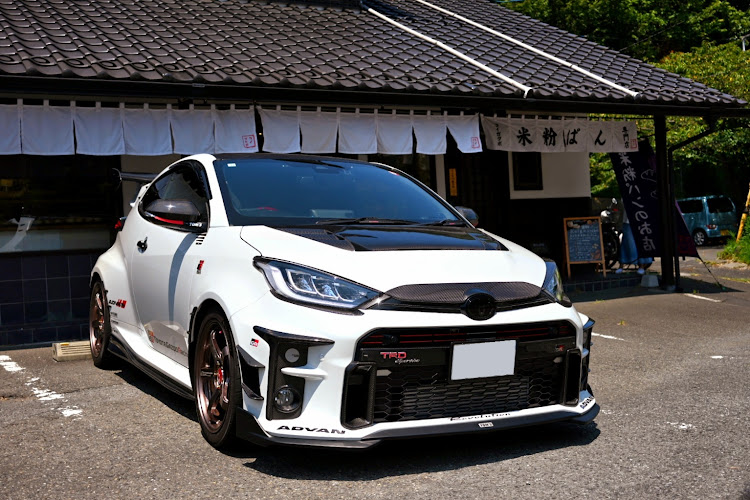 GRヤリスのお盆休み・お盆休み突入・お墓参り・坂井泉水・パン屋と愛車に関するカスタム事例の投稿画像1枚目