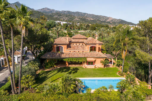 Villa with pool and terrace 1