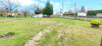 terrain à Mehun-sur-Yèvre (18)