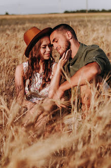 Fotógrafo de casamento Snezhanna Sevastyanova (snezhanovaphoto). Foto de 24 de agosto 2019