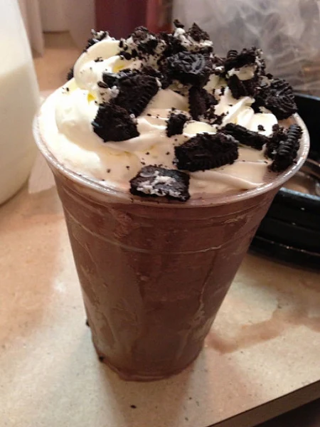 Vanilla Cold Coffee With Oreo