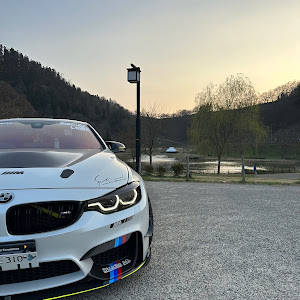 M4 クーペ F82