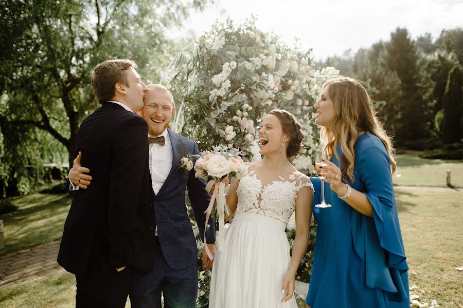 Fotografo di matrimoni Anya Bezyaeva (bezyaewa). Foto del 16 febbraio 2019