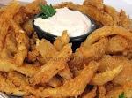 Blooming Onion Bites with Dipping Sauce! was pinched from <a href="http://www.spendwithpennies.com/blooming-onion-bites-with-dipping-sauce/" target="_blank">www.spendwithpennies.com.</a>