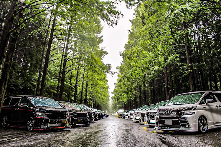 ヴォクシーのおはようございます😄・TEAM Excitación・チームメンバー・なんちゃらMT・楽しい一日に関するカスタム事例の投稿画像1枚目