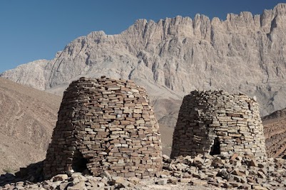 Bienenkorbgräbern vor dem Jebel Misht