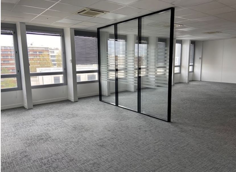 Location  locaux professionnels  832 m² à Boulogne-Billancourt (92100), 33 904 €